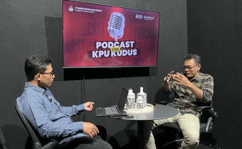 17 September 2025 Suara Ketua Bawaslu Kudus di Podcast KPU Partisipasi Publik Penentu Demokrasi