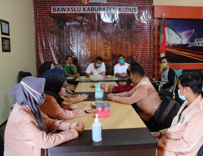 10 Mahasiswa IAIN Kudus Magang di Bawaslu Kudus