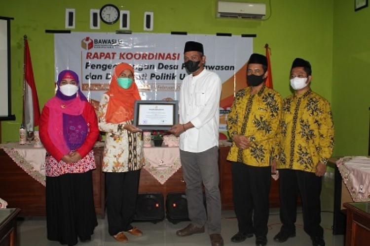 Bawaslu Kudus Ajak Warga Mlatinorowito Tolak Politik Uang