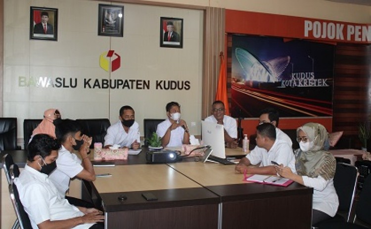 Bawaslu Kudus Diskusikan Isi Putusan MK Nomor 32/PUU-XIX/2021