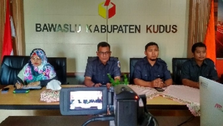 Bawaslu Kudus Ikuti Rakor Persiapan Penilaian Keterbukaan Informasi