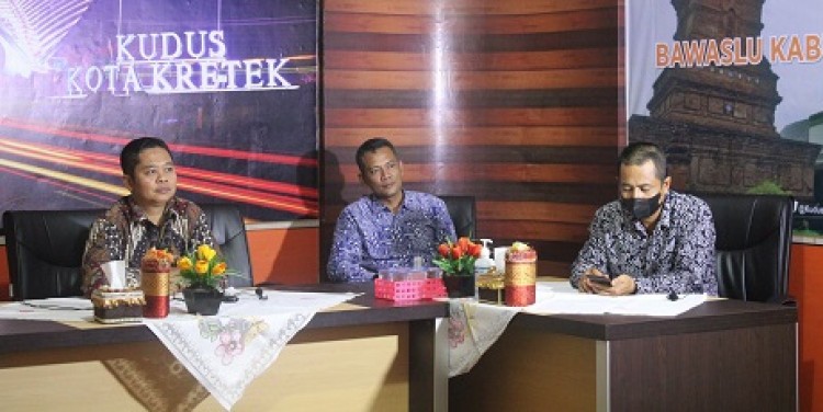 Bawaslu Kudus ikuti Webinar Pojok Pengawasan Integritas Pemilu : Penanganan Pelanggaran dan Penyelesaian Sengketa