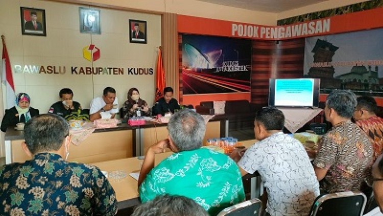 Bawaslu Provinsi Jawa Tengah Resmi Menunjuk 9 Kepala Sekretariat Panwaslu Kecamatan di Kabupaten Kudus