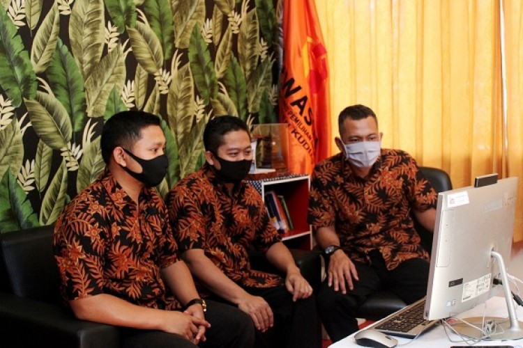 Bawaslu RI Gelar Diskusi Daring Sosialisasi Pemberian Bantuan Hukum di Lingkungan Bawaslu