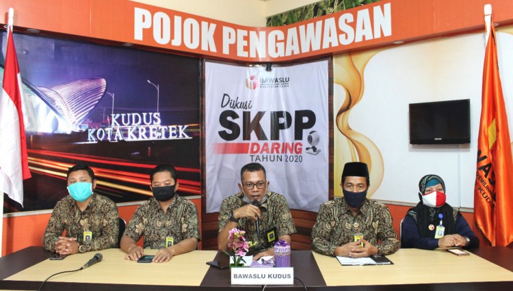 Begini Suasana Webdiskusi Sesi 2 Bawaslu Kudus
