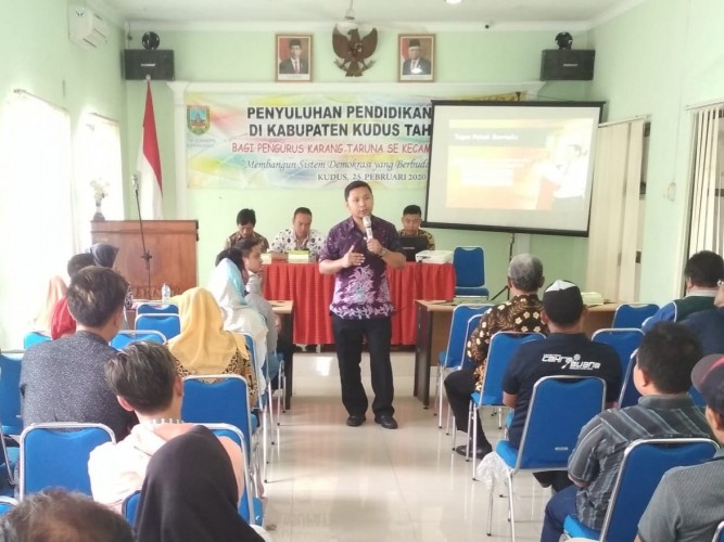 Dihadapan 100 Peserta, Bahrudin Paparkan Peran Bawaslu Dalam Mewujudkan Demokrasi yang Bersih dan Adil