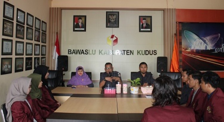 Enam Mahasiswa PPI IAIN Kudus Magang di Bawaslu Kudus