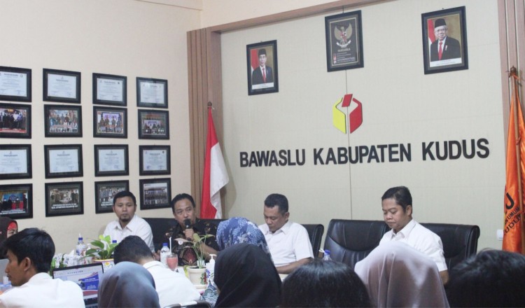 Gelar Pelatihan Legal Drafting, Ketua Bawaslu Kudus: &ldquo;Demi Tingkatkan Penyusunan Produk Hukum&rdquo;