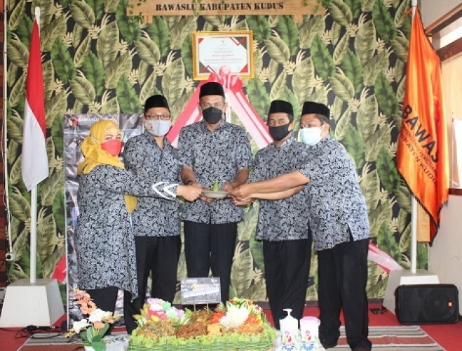 HUT Ke-3 Bawaslu Kabupaten Kudus; 3 Tahun Bawaslu Kudus Mengawasi, Aksi Nyata Menjaga Demokrasi