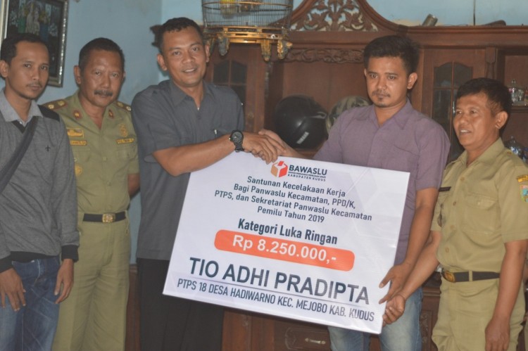 Lagi, Dua Mantan PTPS di Kudus Terima Santunan