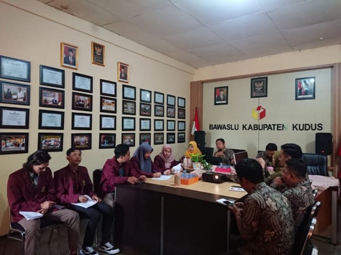 Mahasiswa Magang dari Prodi PPI IAIN Kudus Diberi Pemahaman Pendaftaran Parpol Calon Peserta Pemilu 2024