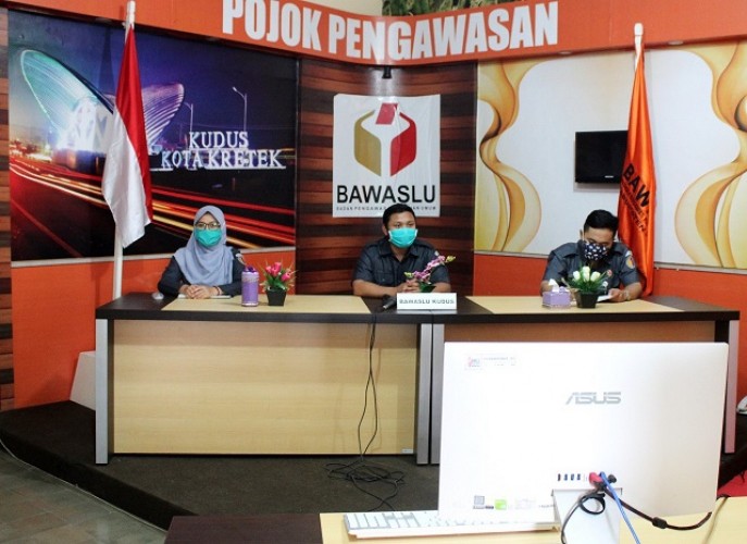 Maksimalkan Peran Humas, Bawaslu Kudus Ikuti Rapat Daring Optimalisasi Peran dan Fungsi Kehumasan