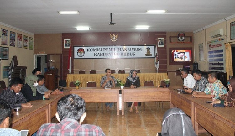Menjelang Tahapan Verifikasi Parpol, KPU dan Bawaslu Kudus Lakukan Rapat Koordinasi