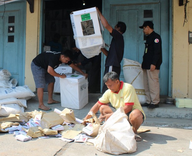 Paska Pemilu 2019, Bawaslu Kudus Awasi Pembongkaran Kotak Suara