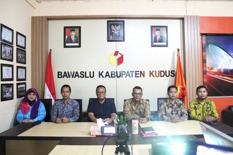 Pengelolaan Media Sosial dan Pengelolaan Hubungan Media Massa dalam Membangun Citra Lembaga Bawaslu