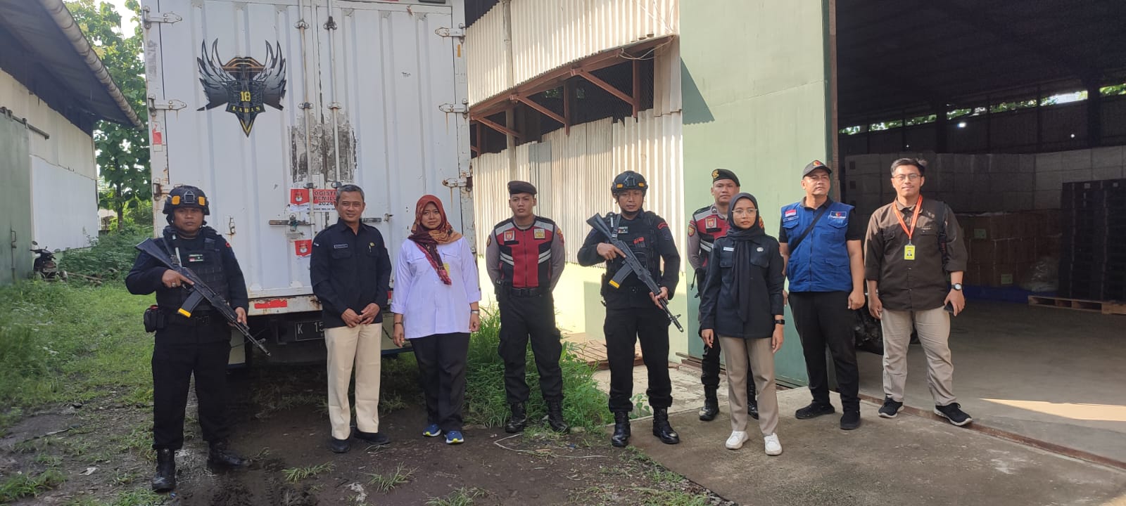 Bawaslu Kudus Awasi Kedatangan Logistik Pemilu Surat Suara DPD, Presiden dan Wakil Presiden