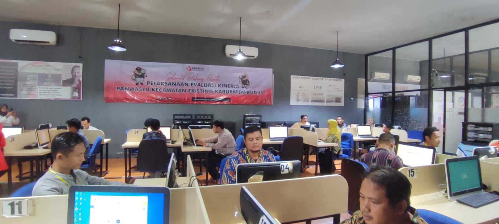 28 April 2024 25 Panwaslu Kecamatan Existing Ikuti Evaluasi Kinerja Penilaian Atasan Langsung