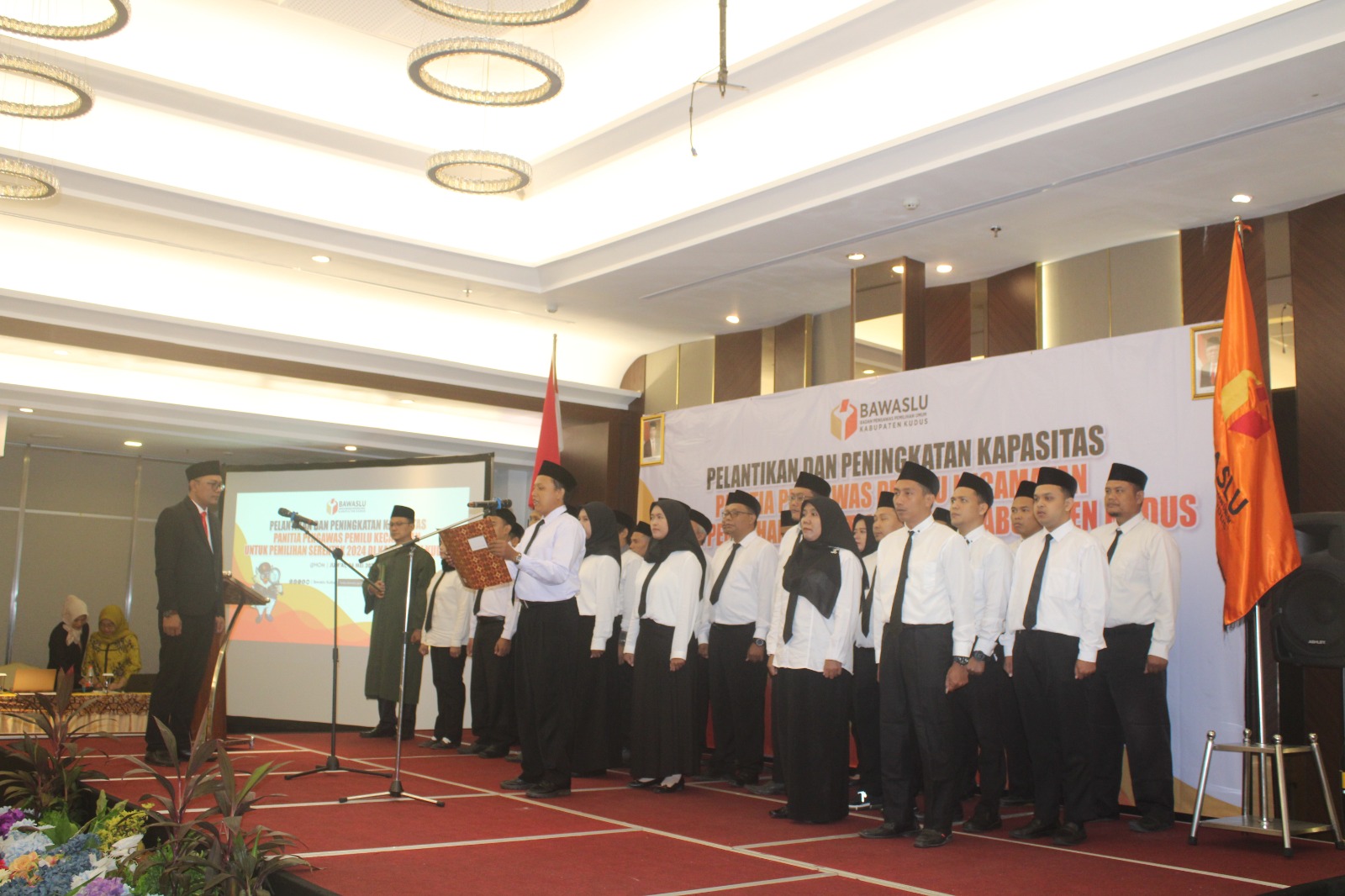 Pelantikan Anggota Panwaslu Kecamatan untuk Pemilihan 2024