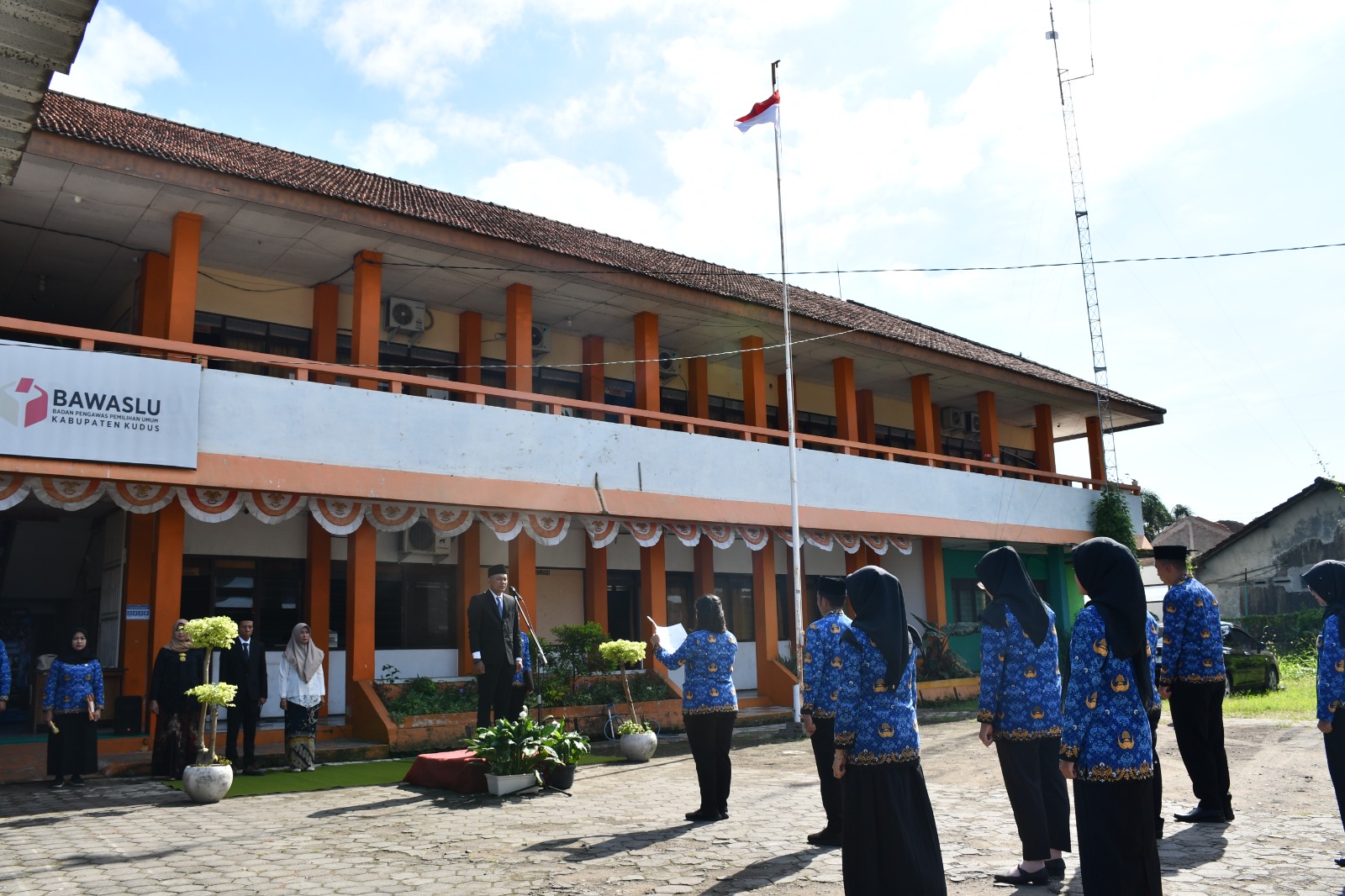 1 Oktober 2025 Pancasila Perekat Bangsa, Bawaslu Kudus Peringati Hari Kesaktian dengan Upacara Khidmat