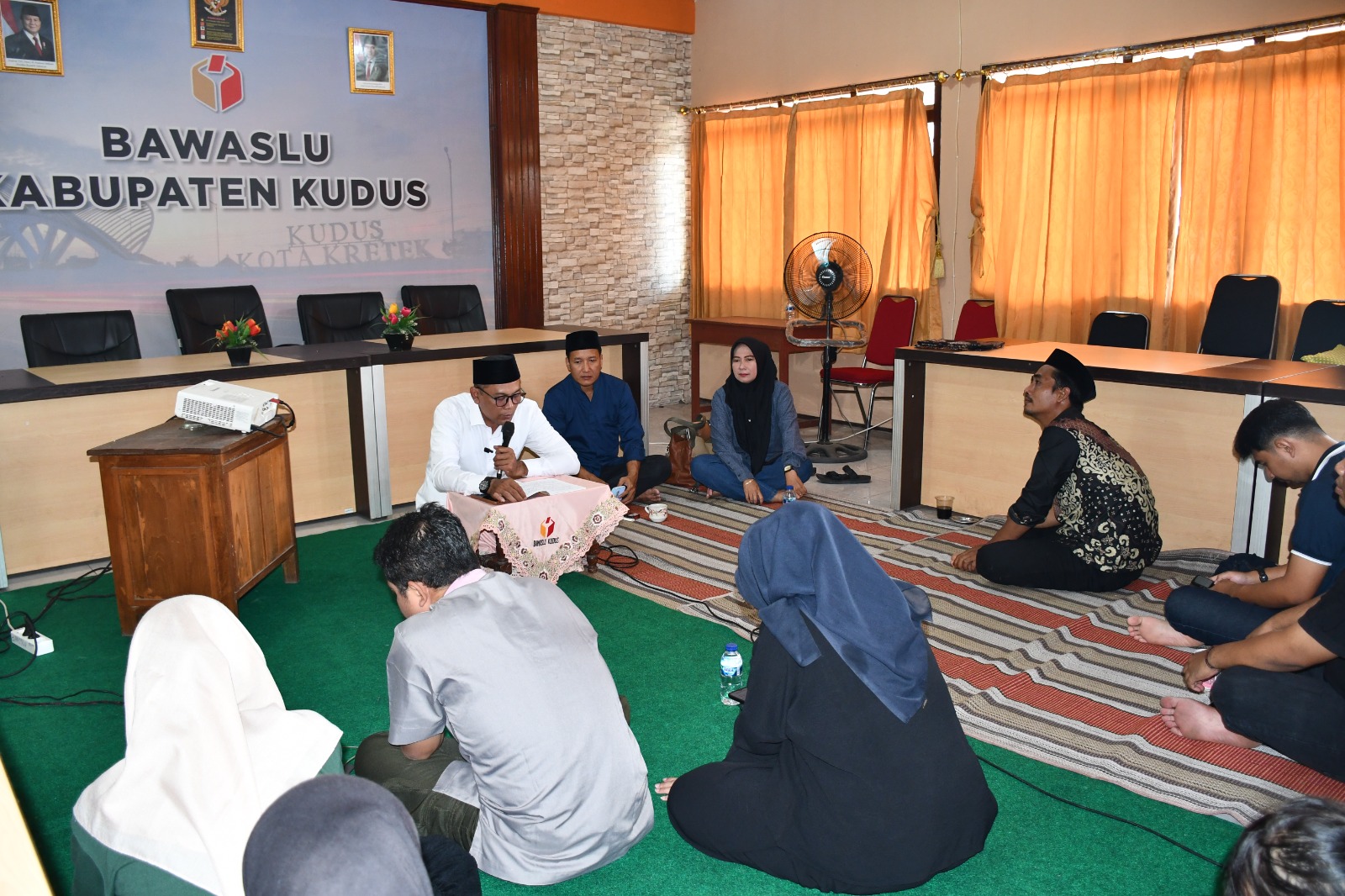 17 Oktober 2025 Jumat Sehati Bawaslu Kudus Belajar Harmoni dalam Rumah Tangga