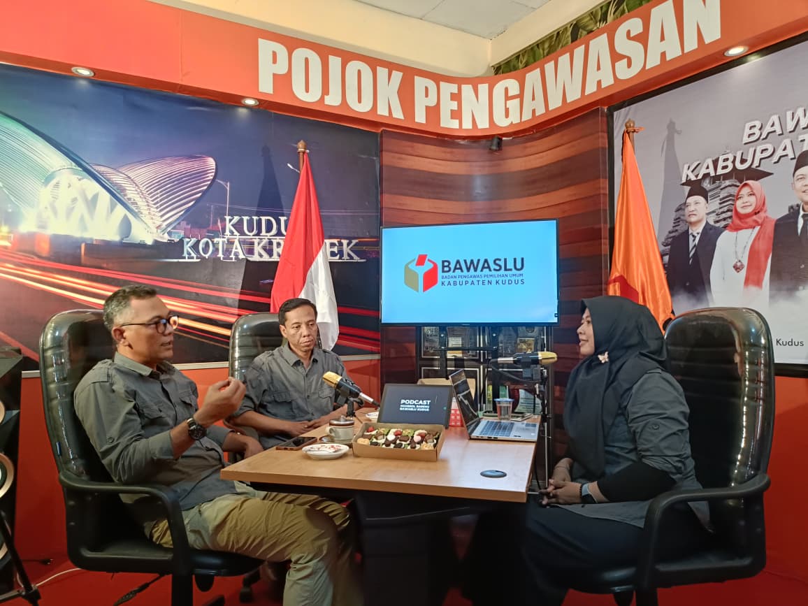 6 Oktober 2025 Podcast Ngobrol Santai Bawaslu Kudus Tetap Kreatif dan Inovatif di Tengah Minimnya Anggaran