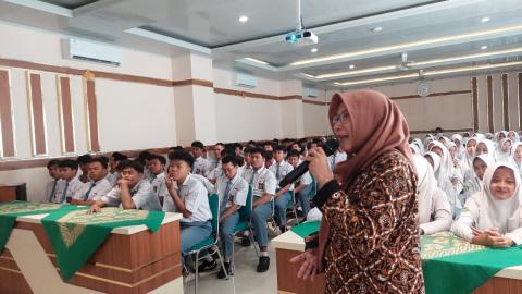 9 Juni 2026 Mayoritas Pemilih 2029 dari Generasi Muda, Bawaslu Kudus Ajak Siswa SMA NU Al-Ma'ruf Jadi Pengawas Partisipatif