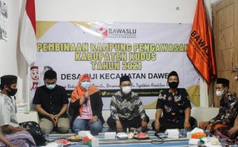 Bawaslu Kudus Ajak Masyarakat Desa Piji Berani Melapor