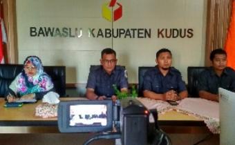 Bawaslu Kudus Ikuti Rakor Persiapan Penilaian Keterbukaan Informasi