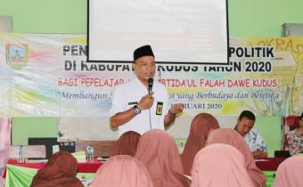 Berikan Materi di MA NU Ibtida&rsquo;ul Falah, Ketua Bawaslu Sampaikan Pentingnya Etika Demokrasi dalam Pemilu