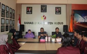 Enam Mahasiswa PPI IAIN Kudus Magang di Bawaslu Kudus