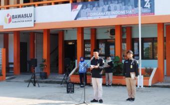 Jadi Inspektur Upacara, Ketua Bawaslu Kudus Bacakan Sambutan Tertulis Ketua Bawaslu RI