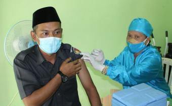 Jajaran Bawaslu Kudus Terima Vaksin Tahap Pertama