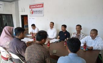 Jelang Pendaftaran PPKD, Panwascam Dawe Gelar Rapat Persiapan