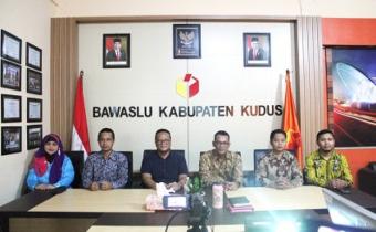 Pengelolaan Media Sosial dan Pengelolaan Hubungan Media Massa dalam Membangun Citra Lembaga Bawaslu
