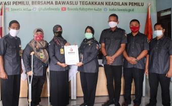 Perjanjian Kontrak Kerja Ditandatangani, Komitmen Kerja Pegawai Bawaslu Kudus Makin Tinggi