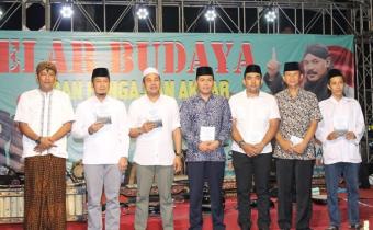 Sosialisasi Politik, Bawaslu Kudus Gelar Parade Rebana dan Budaya Sekaligus Launching Buku Di Balik Pemilu 2019