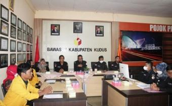 Tiga Mahasiswa UMKU Telah Usai Mengikuti Magang Di Bawaslu Kudus