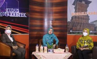 Webinar Pojok Pengawasan Bawaslu Kudus Bahas Isu Perempuan Dalam Pemilu