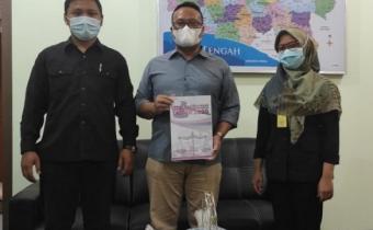 Wujudkan Akuntabilitas, Bawaslu Kudus Serahkan Laporan Divisi Hukum Tahun 2020