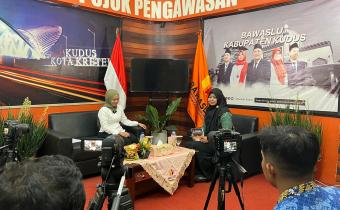 17 Desember 2025 Dari Rumah Membangun Demokrasi PKK dan Bawaslu Kudus Perkuat Pendidikan Politik Keluarga