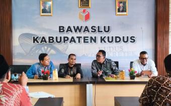 28 November 2025 Rakor Bawaslu Jateng di Kudus Tegaskan Penguatan Kelembagaan dan Transparansi Publik
