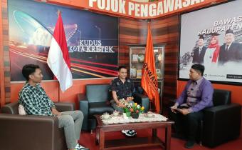 4 Desember 2025 Peserta P2P Daring 2025 Ungkap Pengalaman dan Gagasan Pengawasan Pemilu dalam Podcast Bawaslu Kudus